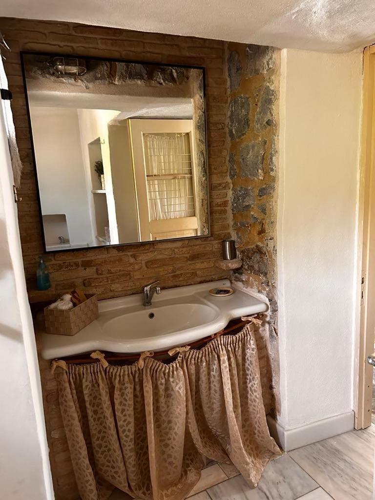 Guesthousekamara Монемвасія Екстер'єр фото