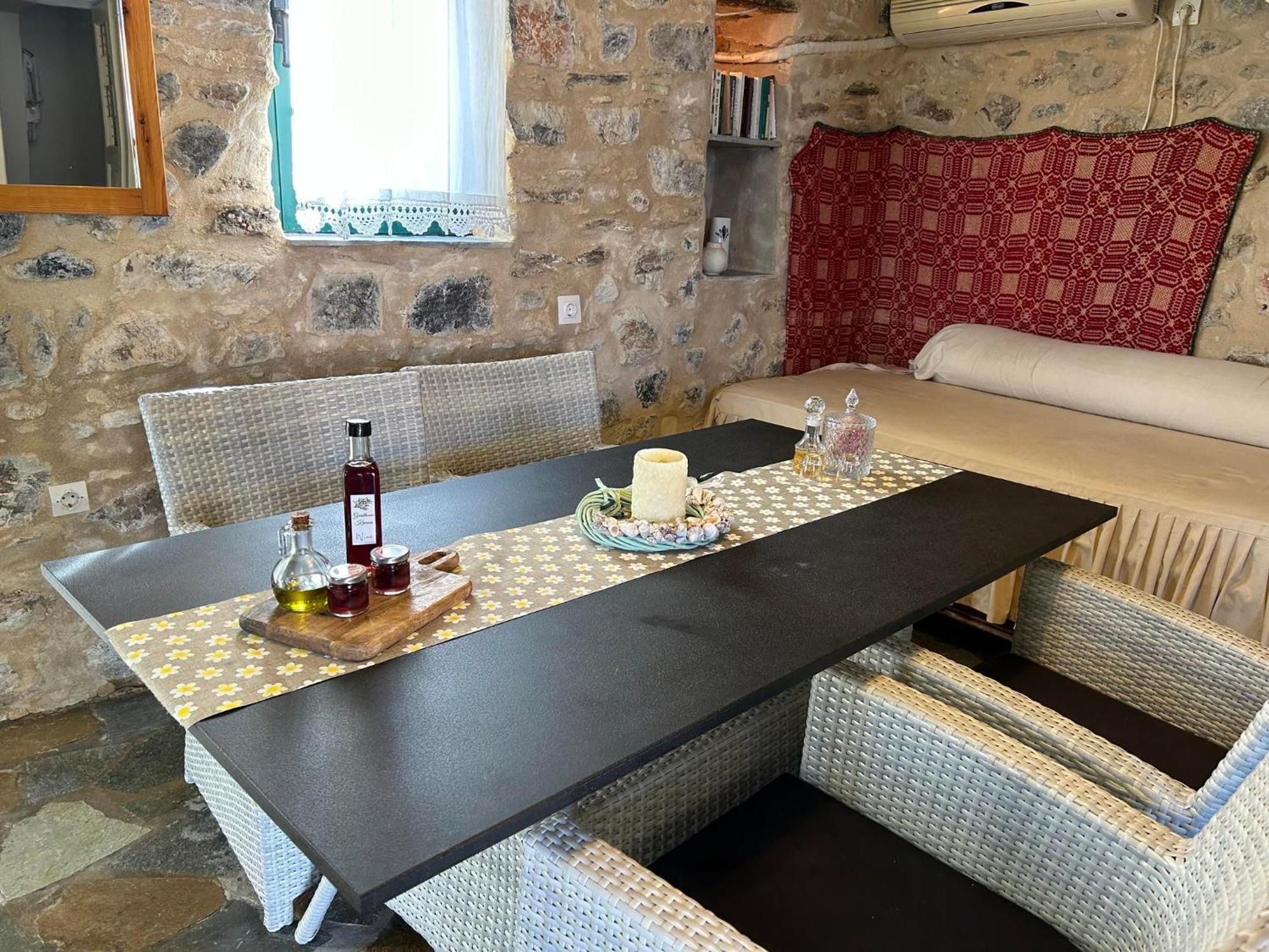 Guesthousekamara Монемвасія Екстер'єр фото